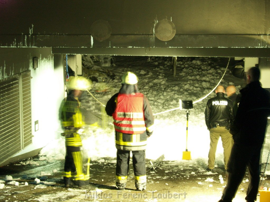 Brand Tiefgarage Porz Westhoven Amselstr   P04.JPG